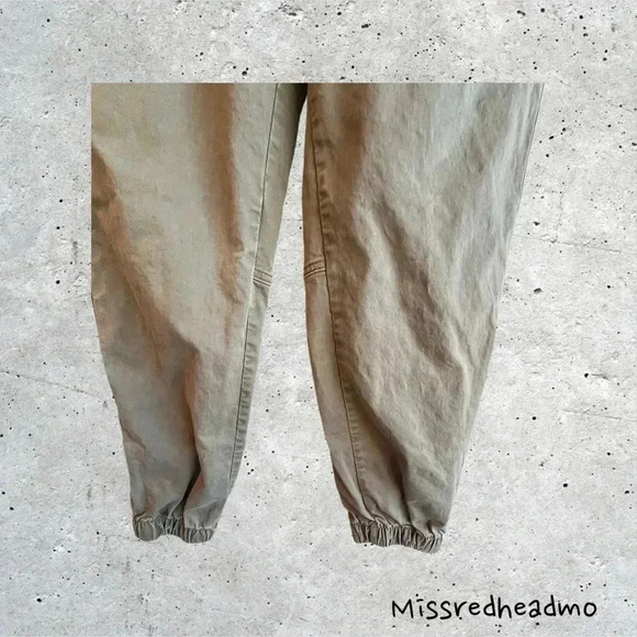 Banana Republic Chinos - Size 8 - Picture 3 of 7